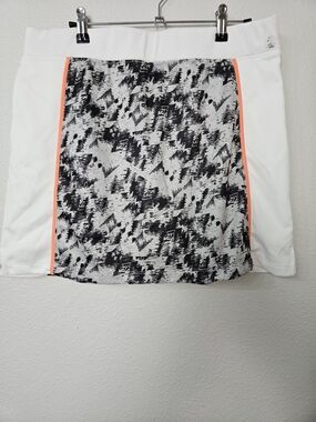 Izod White Skort with Black Abstract Front and Orange Trim Size Large